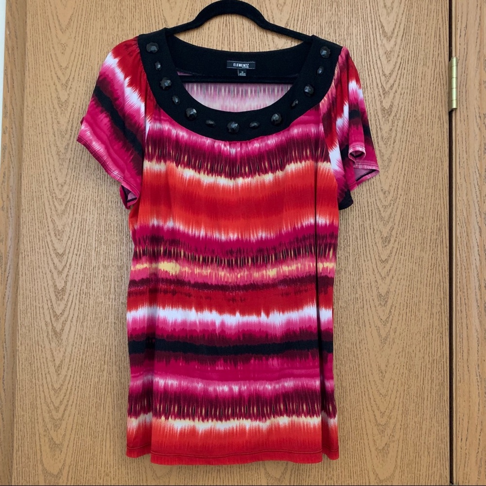Fun, colorful top! 👚